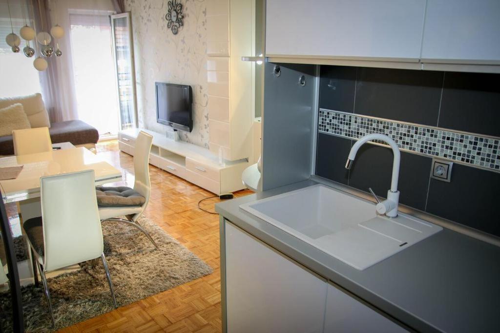 Madea Apartments Novi Sad Eksteriør billede